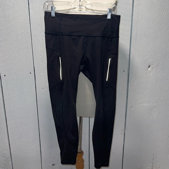 Athleta Leggings Size Medium - Picture 1 of 3